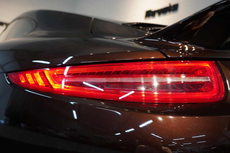 ポルシェ 911(Type991.1) Carrera S 7MT スポクロ スポーツデザインPKG PDCC 2トーンレザーインテリア マホガニーメタリック 中古車 中古車