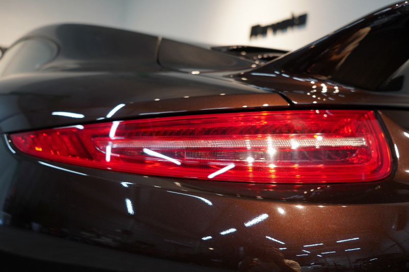 ポルシェ 911(Type991.1) Carrera S 7MT スポクロ スポーツデザインPKG PDCC 2トーンレザーインテリア マホガニーメタリック 中古車 中古車