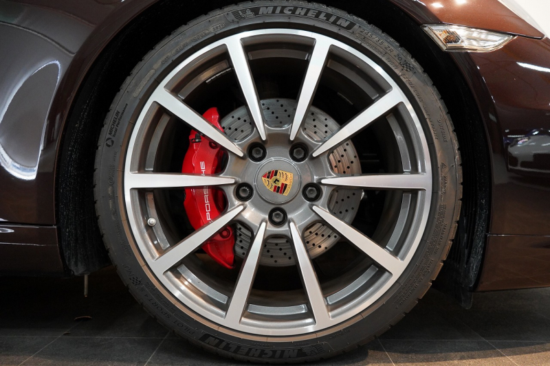 ポルシェ 911(Type991.1) Carrera S 7MT スポクロ スポーツデザインPKG PDCC 2トーンレザーインテリア マホガニーメタリック 中古車 中古車