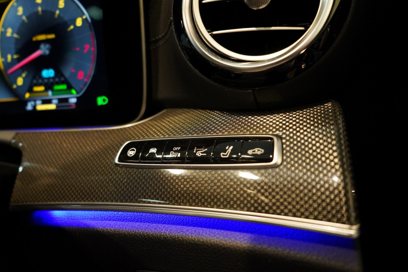 AMG Eクラス E53 4MATIC+ ステーションワゴン(ISG搭載モデル) エクスクルーシブパッケージ 20インチアルミホイール 中古車 中古車