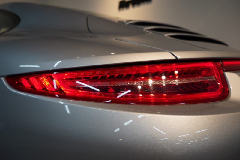 ポルシェ 911(Type991.1) Carrera 4S PDK スポクロ スポエグ ナチュラルレザーインテリア 20インチカレラクラシックホイール PASMスポーツシャシー BOSEサウンド 中古車 中古車