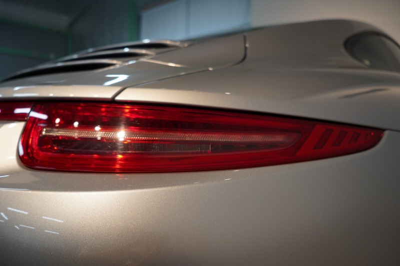 ポルシェ 911(Type991.1) Carrera 4S PDK スポクロ スポエグ ナチュラルレザーインテリア 20インチカレラクラシックホイール PASMスポーツシャシー BOSEサウンド 中古車 中古車