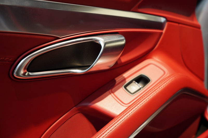 ポルシェ 911(Type991.1) Carrera 4S PDK スポクロ スポエグ ナチュラルレザーインテリア 20インチカレラクラシックホイール PASMスポーツシャシー BOSEサウンド 中古車 中古車