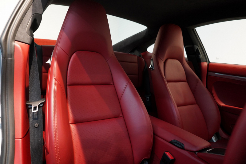 ポルシェ 911(Type991.1) Carrera 4S PDK スポクロ スポエグ ナチュラルレザーインテリア 20インチカレラクラシックホイール PASMスポーツシャシー BOSEサウンド 中古車 中古車