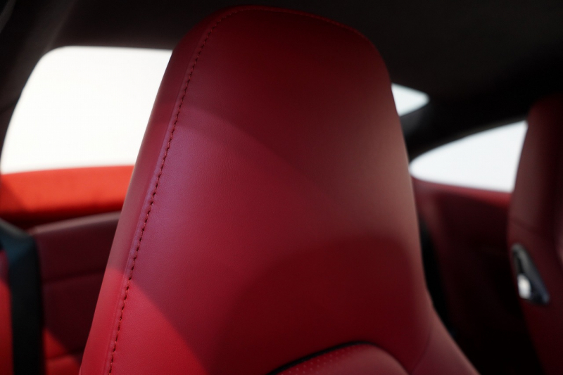 ポルシェ 911(Type991.1) Carrera 4S PDK スポクロ スポエグ ナチュラルレザーインテリア 20インチカレラクラシックホイール PASMスポーツシャシー BOSEサウンド 中古車 中古車