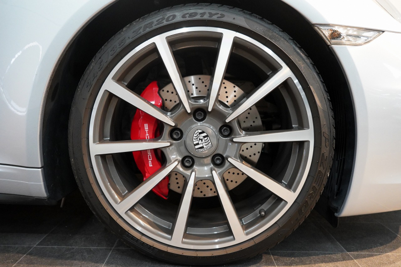 ポルシェ 911(Type991.1) Carrera 4S PDK スポクロ スポエグ ナチュラルレザーインテリア 20インチカレラクラシックホイール PASMスポーツシャシー BOSEサウンド 中古車 中古車