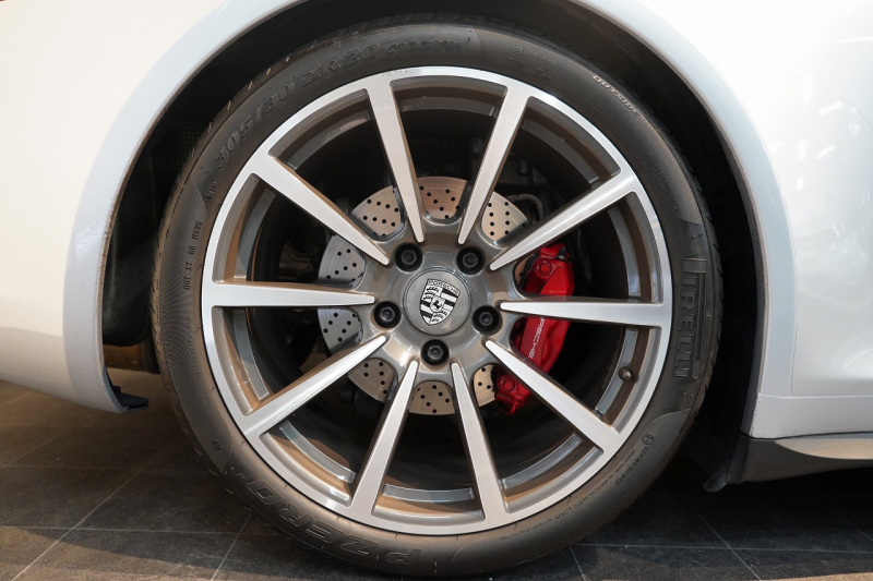 ポルシェ 911(Type991.1) Carrera 4S PDK スポクロ スポエグ ナチュラルレザーインテリア 20インチカレラクラシックホイール PASMスポーツシャシー BOSEサウンド 中古車 中古車