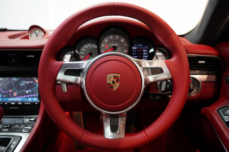 ポルシェ 911(Type991.1) Carrera 4S PDK スポクロ スポエグ ナチュラルレザーインテリア 20インチカレラクラシックホイール PASMスポーツシャシー BOSEサウンド 中古車 中古車