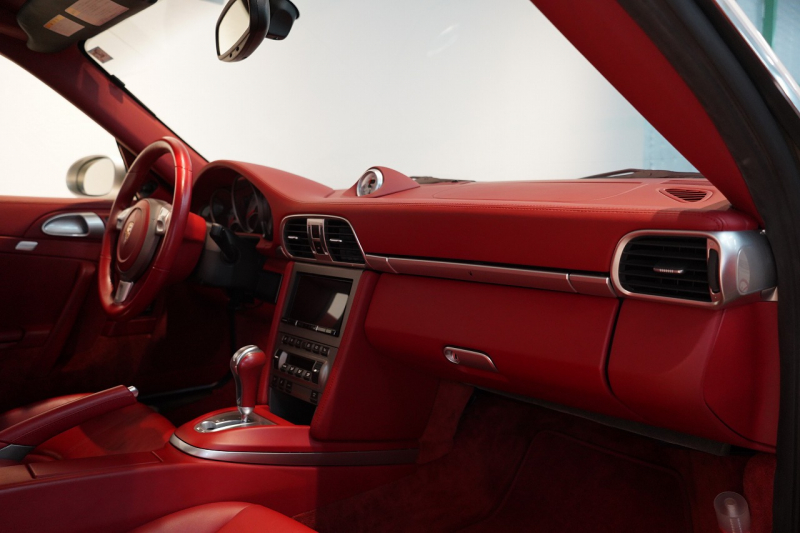 ポルシェ 911(Type997) Targa 4S TiptronicS 2オーナー車両 PC入庫22回 スポクロ オールレザーインテリア 12way電動シート キャララホワイト 中古車 中古車