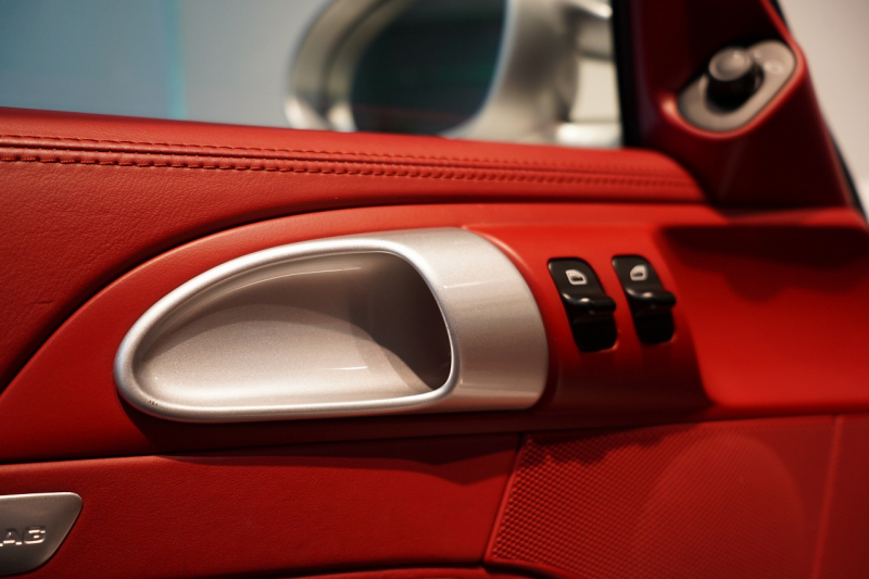 ポルシェ 911(Type997) Targa 4S TiptronicS 2オーナー車両 PC入庫22回 スポクロ オールレザーインテリア 12way電動シート キャララホワイト 中古車 中古車