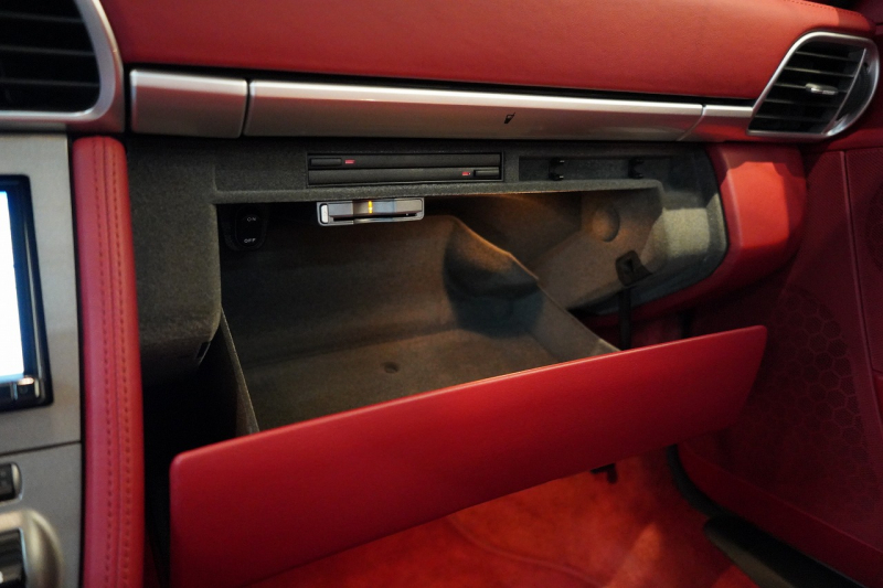 ポルシェ 911(Type997) Targa 4S TiptronicS 2オーナー車両 PC入庫22回 スポクロ オールレザーインテリア 12way電動シート キャララホワイト 中古車 中古車