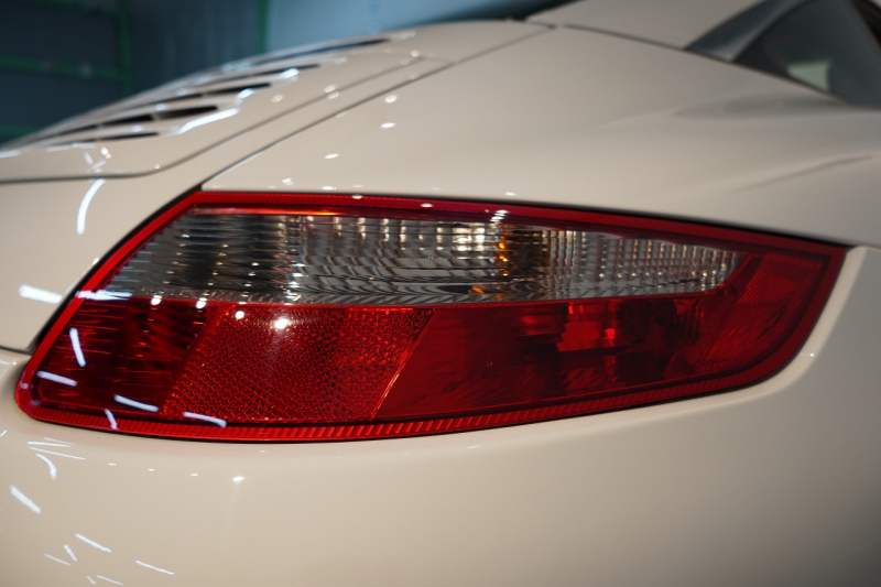 ポルシェ 911(Type997) Targa 4S TiptronicS 2オーナー車両 PC入庫22回 スポクロ オールレザーインテリア 12way電動シート キャララホワイト 中古車 中古車