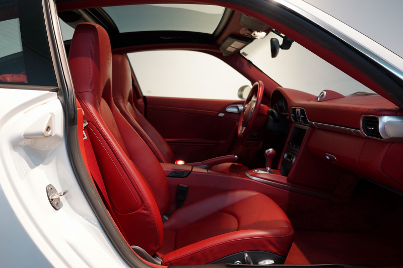 ポルシェ 911(Type997) Targa 4S TiptronicS 2オーナー車両 PC入庫22回 スポクロ オールレザーインテリア 12way電動シート キャララホワイト 中古車 中古車