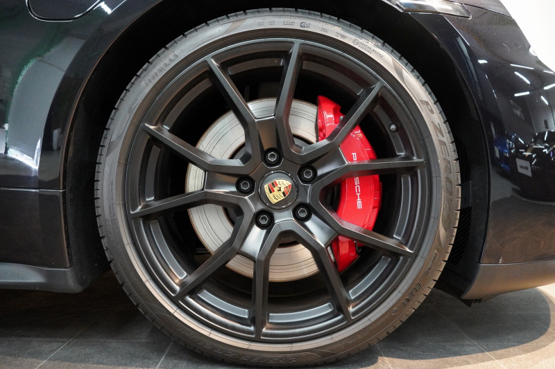 ポルシェ タイカン GTS 4+1シート 延長保証＆PSMP付 スポクロ 21インチRSSpyderホイール 固定式パノラマルーフ BOSEサウンド パワステプラス 中古車 中古車