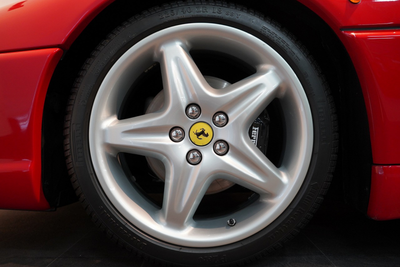 フェラーリ F355B 左H 6MT EU新車並行 XRフレーム フルオリジナル 中古車 中古車