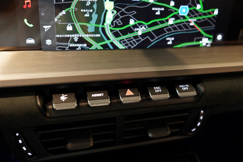 ポルシェ 911(Type992) (Type992.2) GT3 OP452 PCCB フロントリフト クロノPKG レザー＆Race-Tex拡張インテリア HDマトリックスヘッドライト 1オーナー 中古車 中古車