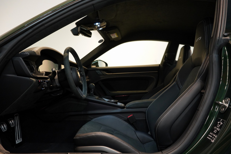ポルシェ 911(Type992) (Type992.2) GT3 OP452 PCCB フロントリフト クロノPKG レザー＆Race-Tex拡張インテリア HDマトリックスヘッドライト 1オーナー 中古車 中古車
