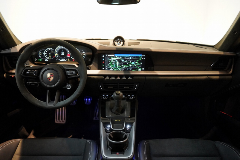 ポルシェ 911(Type992) (Type992.2) GT3 OP452 PCCB フロントリフト クロノPKG レザー＆Race-Tex拡張インテリア HDマトリックスヘッドライト 1オーナー 中古車 中古車