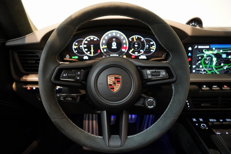 ポルシェ 911(Type992) (Type992.2) GT3 OP452 PCCB フロントリフト クロノPKG レザー＆Race-Tex拡張インテリア HDマトリックスヘッドライト 1オーナー 中古車 中古車