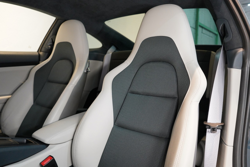 ポルシェ 911(Type991.2) Carrera GTS PDK レザー×Sport-Texインテリア(グラファイトブルー×クレヨン) 前後パークアシスト付リバーシングカメラ グラファイトブルーメタリック 中古車 中古車