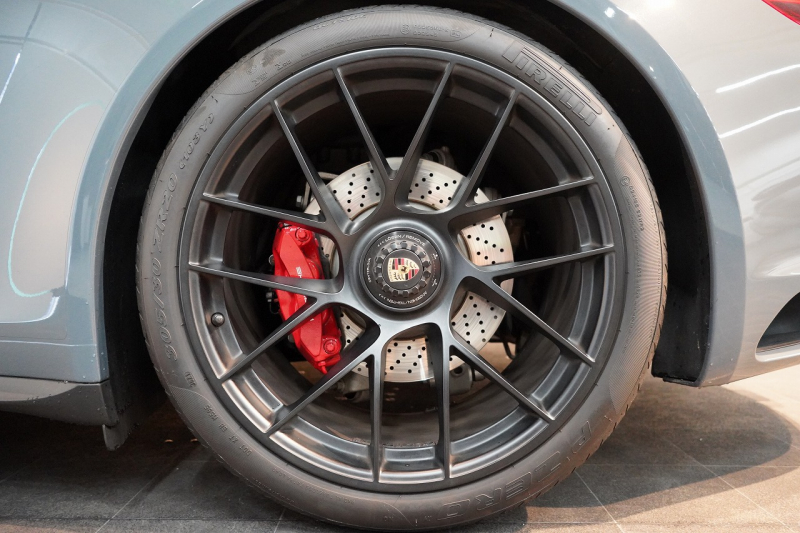 ポルシェ 911(Type991.2) Carrera GTS PDK レザー×Sport-Texインテリア(グラファイトブルー×クレヨン) 前後パークアシスト付リバーシングカメラ グラファイトブルーメタリック 中古車 中古車