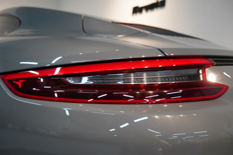ポルシェ 911(Type991.2) Carrera GTS PDK レザー×Sport-Texインテリア(グラファイトブルー×クレヨン) 前後パークアシスト付リバーシングカメラ グラファイトブルーメタリック 中古車 中古車