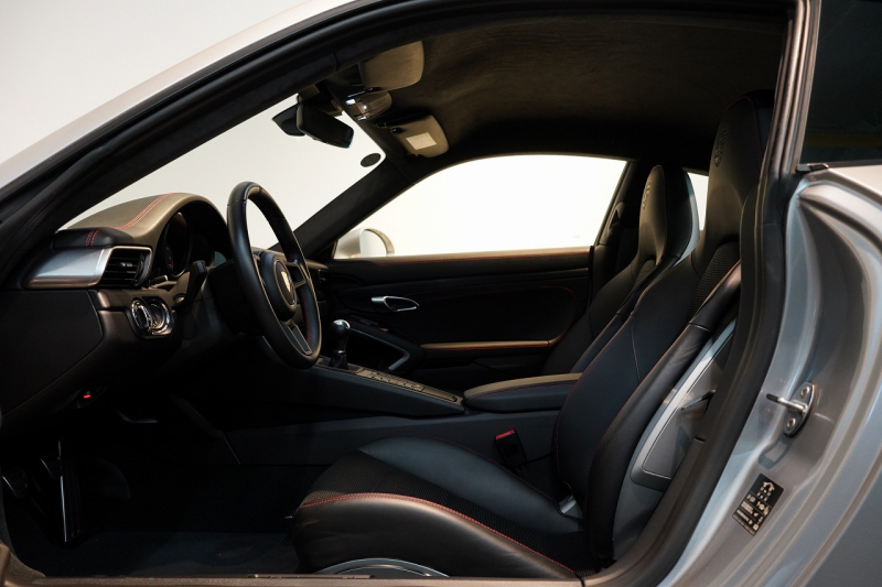 ポルシェ 911(Type991.2) GT3 Touring Package 6MT 左H OP422 延長保証 PCCB Fリフト レザーインテリア LEDヘッドライト スポクロ 中古車 中古車
