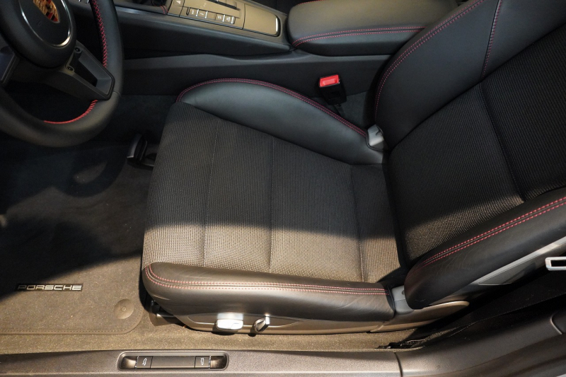 ポルシェ 911(Type991.2) GT3 Touring Package 6MT 左H OP422 延長保証 PCCB Fリフト レザーインテリア LEDヘッドライト スポクロ 中古車 中古車