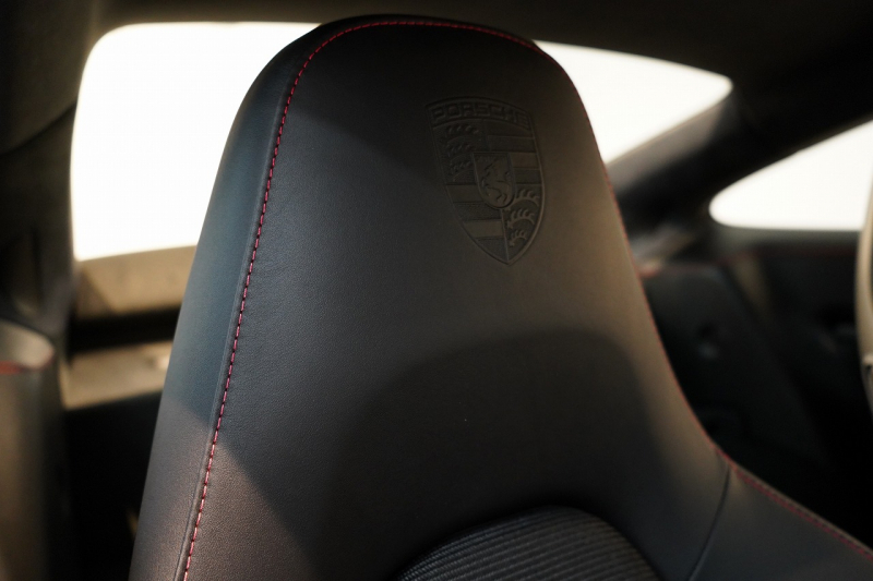 ポルシェ 911(Type991.2) GT3 Touring Package 6MT 左H OP422 延長保証 PCCB Fリフト レザーインテリア LEDヘッドライト スポクロ 中古車 中古車
