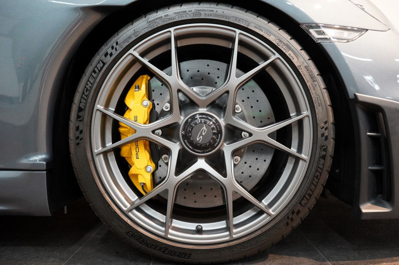 ポルシェ 718スパイダー RS PDK OP466.5万 1オーナー ヴァイザッハPKG クロノPKG PCCB フロントリフト 中古車 中古車