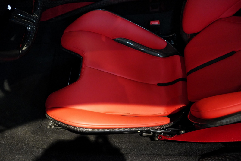 フェラーリ 296GTB ASSETTOFIORANOPACKAGE 中古車 中古車