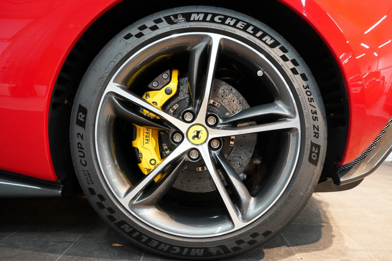 フェラーリ 296GTB ASSETTOFIORANOPACKAGE 中古車 中古車