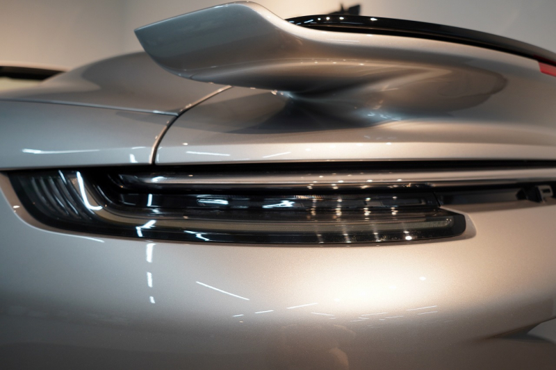 ポルシェ 911(Type992) Turbo S Cabriolet PDK 左H 1オーナー PSMP2年付 スポーツデザインPKG ヘリテージデザインPKGクラシック スポエグ フロントリフト マトリクスLED 中古車 中古車