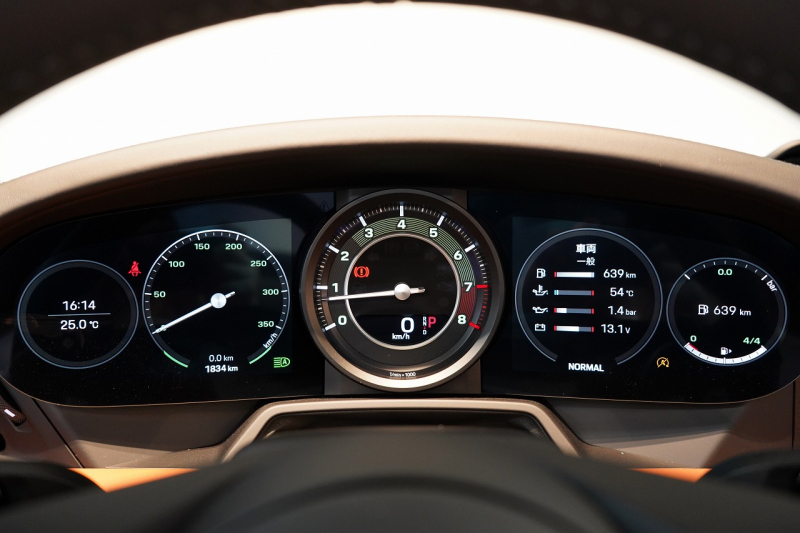 ポルシェ 911(Type992) Turbo S Cabriolet PDK 左H 1オーナー PSMP2年付 スポーツデザインPKG ヘリテージデザインPKGクラシック スポエグ フロントリフト マトリクスLED 中古車 中古車