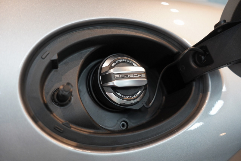 ポルシェ 911(Type992) Turbo S Cabriolet PDK 左H 1オーナー PSMP2年付 スポーツデザインPKG ヘリテージデザインPKGクラシック スポエグ フロントリフト マトリクスLED 中古車 中古車