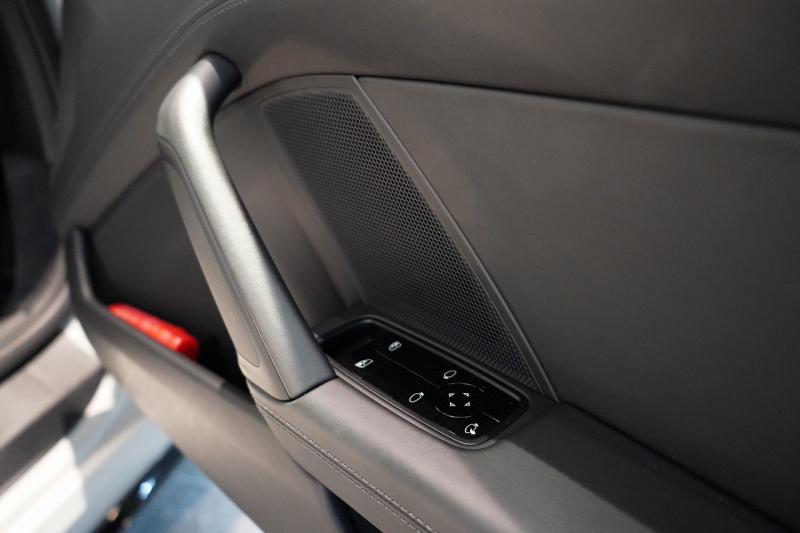 ポルシェ 911(Type992) Carrera S PDK 1オーナー スポクロ スポエグ オールレザー OP500 中古車 中古車