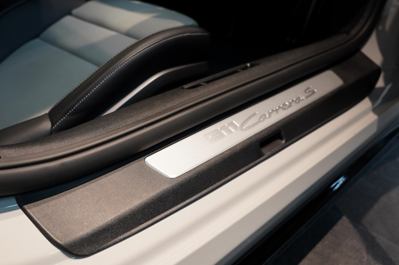 ポルシェ 911(Type992) Carrera S PDK 1オーナー スポクロ スポエグ オールレザー OP500 中古車 中古車