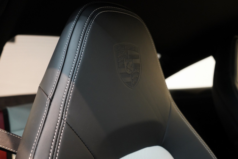 ポルシェ 911(Type992) Carrera S PDK 1オーナー スポクロ スポエグ オールレザー OP500 中古車 中古車