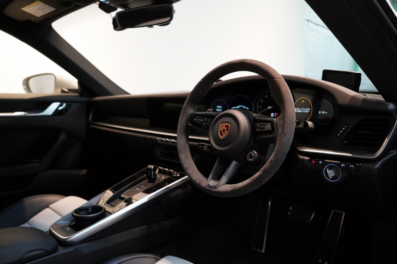 ポルシェ 911(Type992) Carrera S PDK 1オーナー スポクロ スポエグ オールレザー OP500 中古車 中古車