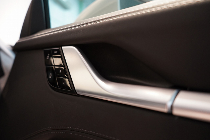 ポルシェ 911(Type992) Carrera S PDK 1オーナー スポクロ スポエグ オールレザー OP500 中古車 中古車