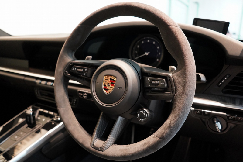 ポルシェ 911(Type992) Carrera S PDK 1オーナー スポクロ スポエグ オールレザー OP500 中古車 中古車