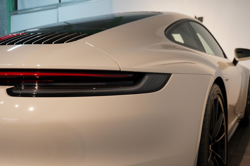 ポルシェ 911(Type992) Carrera S PDK 1オーナー スポクロ スポエグ オールレザー OP500 中古車 中古車