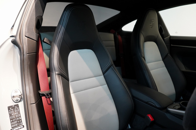 ポルシェ 911(Type992) Carrera S PDK 1オーナー スポクロ スポエグ オールレザー OP500 中古車 中古車