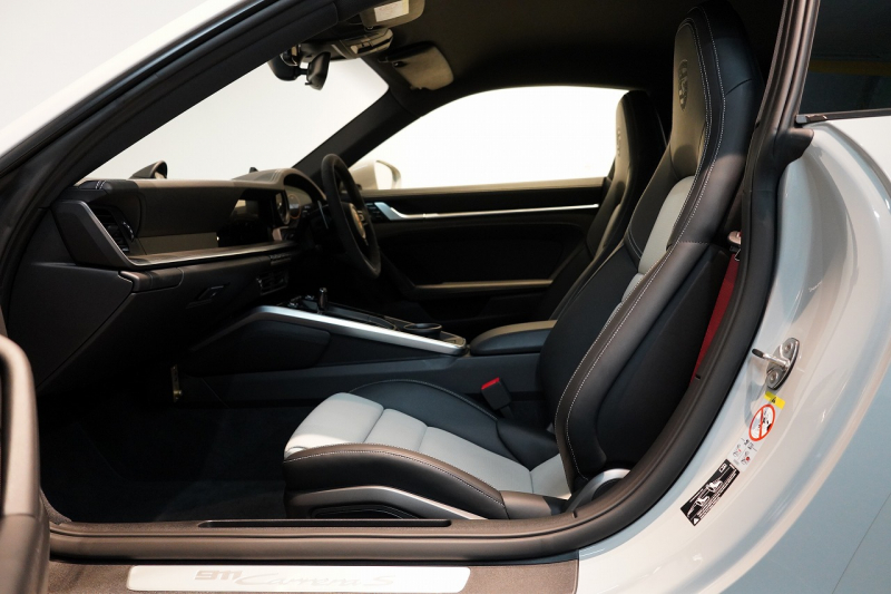 ポルシェ 911(Type992) Carrera S PDK 1オーナー スポクロ スポエグ オールレザー OP500 中古車 中古車