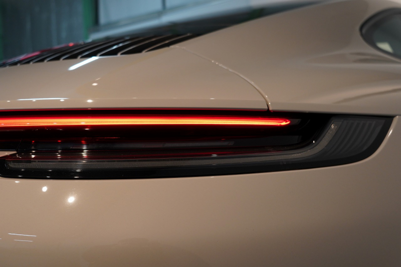 ポルシェ 911(Type992) Carrera S PDK 1オーナー スポクロ スポエグ オールレザー OP500 中古車 中古車