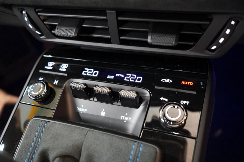 ポルシェ 911(Type992) GT3 PDK 後期モデル(Type992.2) 1オーナー OP407 PCCB フロントリフト HDマトリックスLEDヘッドライト(ティンテッド) クロノPKG 中古車 中古車