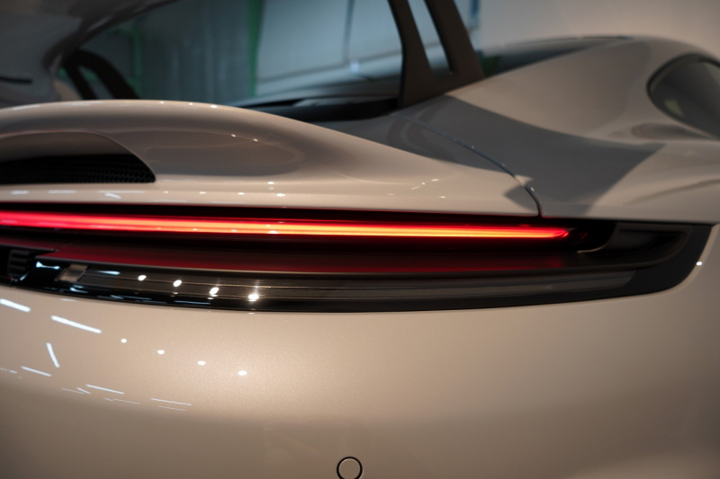ポルシェ 911(Type992) GT3 PDK 後期モデル(Type992.2) 1オーナー OP407 PCCB フロントリフト HDマトリックスLEDヘッドライト(ティンテッド) クロノPKG 中古車 中古車