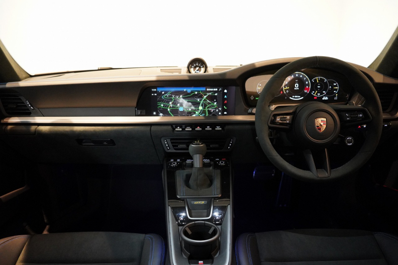 ポルシェ 911(Type992) GT3 PDK 後期モデル(Type992.2) 1オーナー OP407 PCCB フロントリフト HDマトリックスLEDヘッドライト(ティンテッド) クロノPKG 中古車 中古車