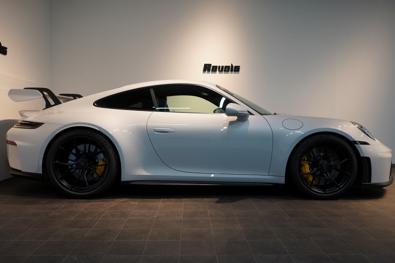 ポルシェ 911(Type992) GT3 PDK 後期モデル(Type992.2) 1オーナー OP407 PCCB フロントリフト HDマトリックスLEDヘッドライト(ティンテッド) クロノPKG 中古車 中古車