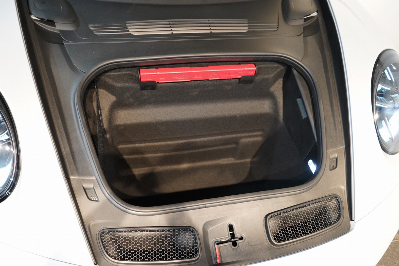 ポルシェ 911(Type992) GT3 PDK 後期モデル(Type992.2) 1オーナー OP407 PCCB フロントリフト HDマトリックスLEDヘッドライト(ティンテッド) クロノPKG 中古車 中古車